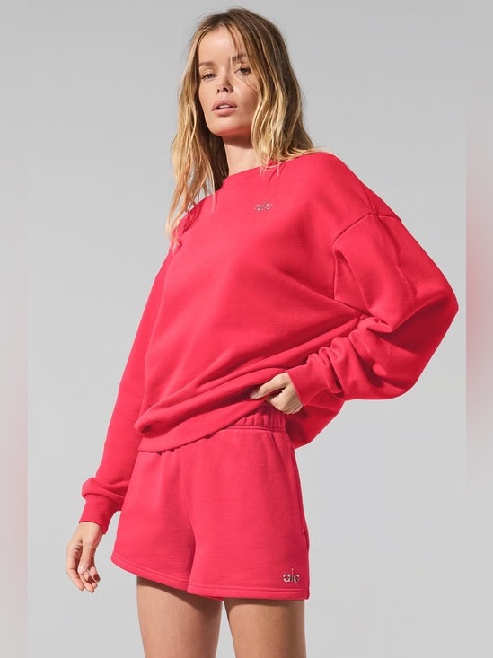 ALO Yoga Sweaters - ALO Yoga Accolade Crewneck sweatshirt in Candy Red